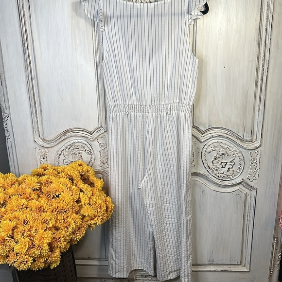 Etophe Studios White with Black Pinstripes Jumpsuit Fresh Vacation Cruise Size M - Picture 6 of 9